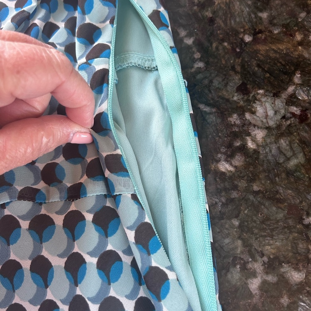 Vintage Y2K Fit and Flare retro dot midi dress. Lined. Tie back. Geometric. - Picture 9 of 13